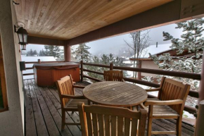 Luxury Three Bedroom Suite with Two Hot Tubs apartment hotel
